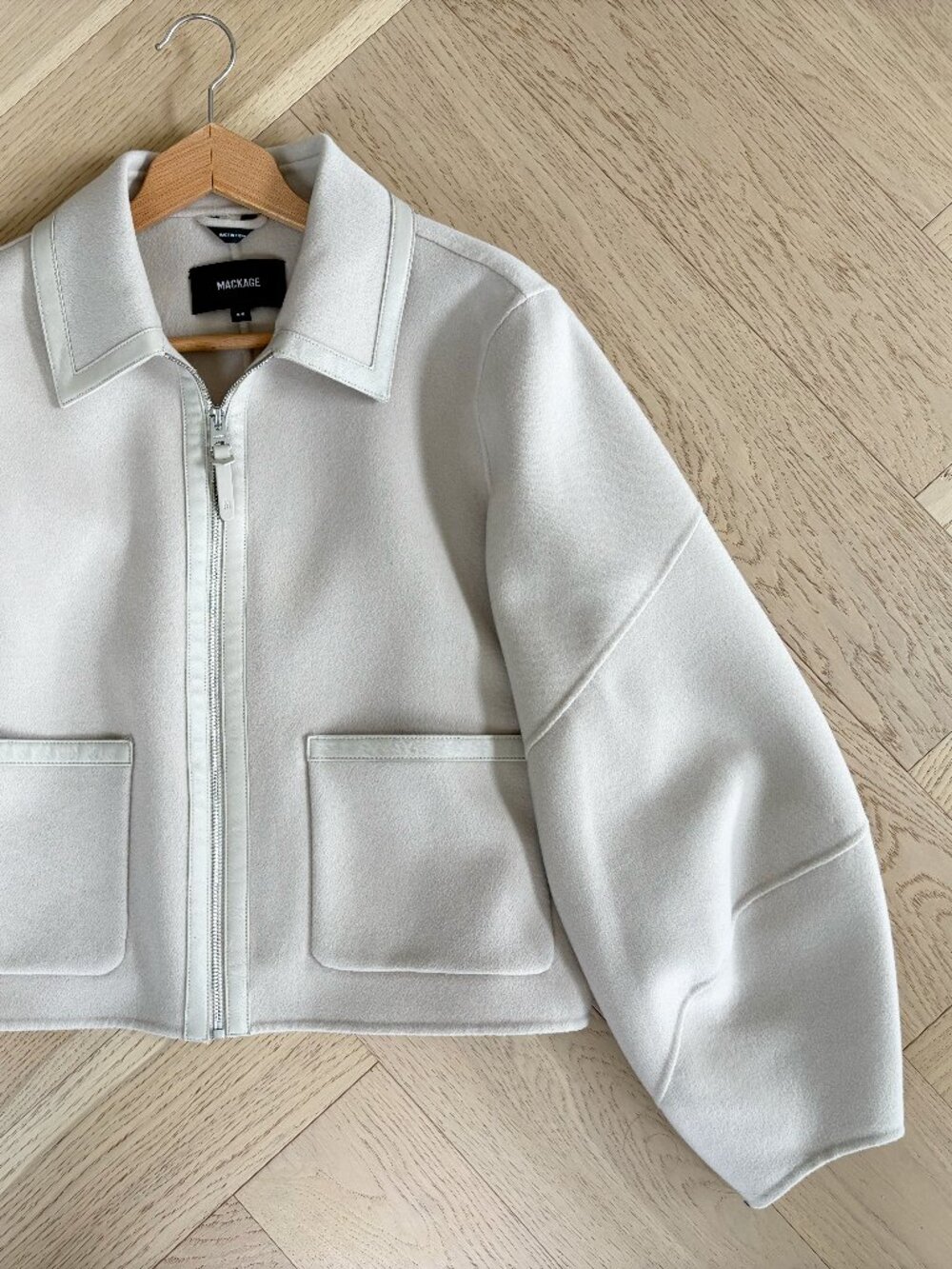 Mackage Solana Double-Face Wool balloon sleeved short jacket, Size Medium - Picture 4 of 8